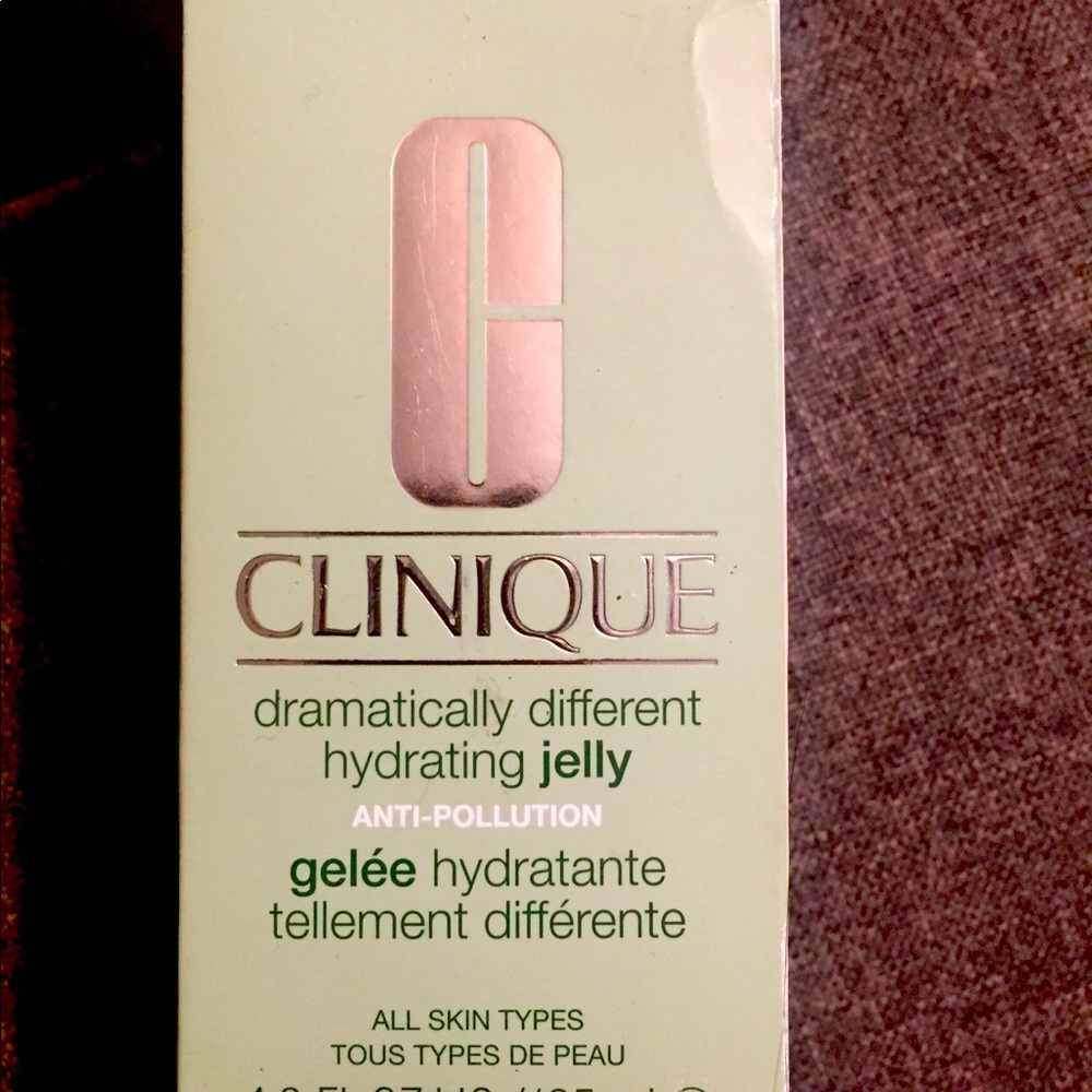 Clinique Dramatically Different Hydrating Jelly